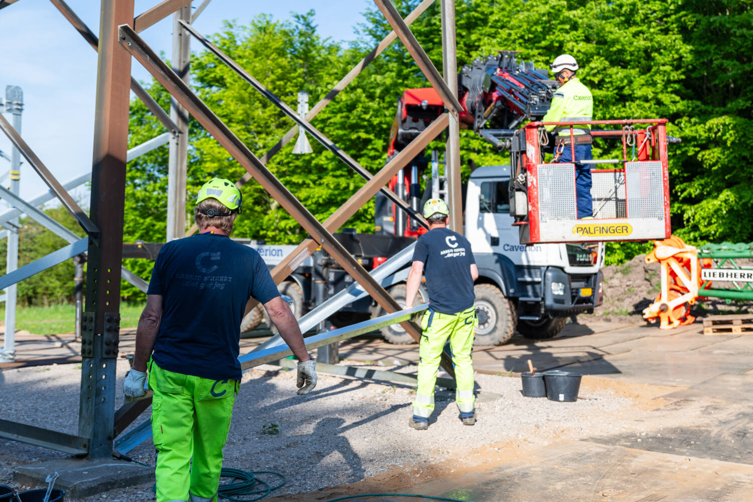 Projektleder til Caverion Højspænding – luftlednings- og kabellægningsprojekter
